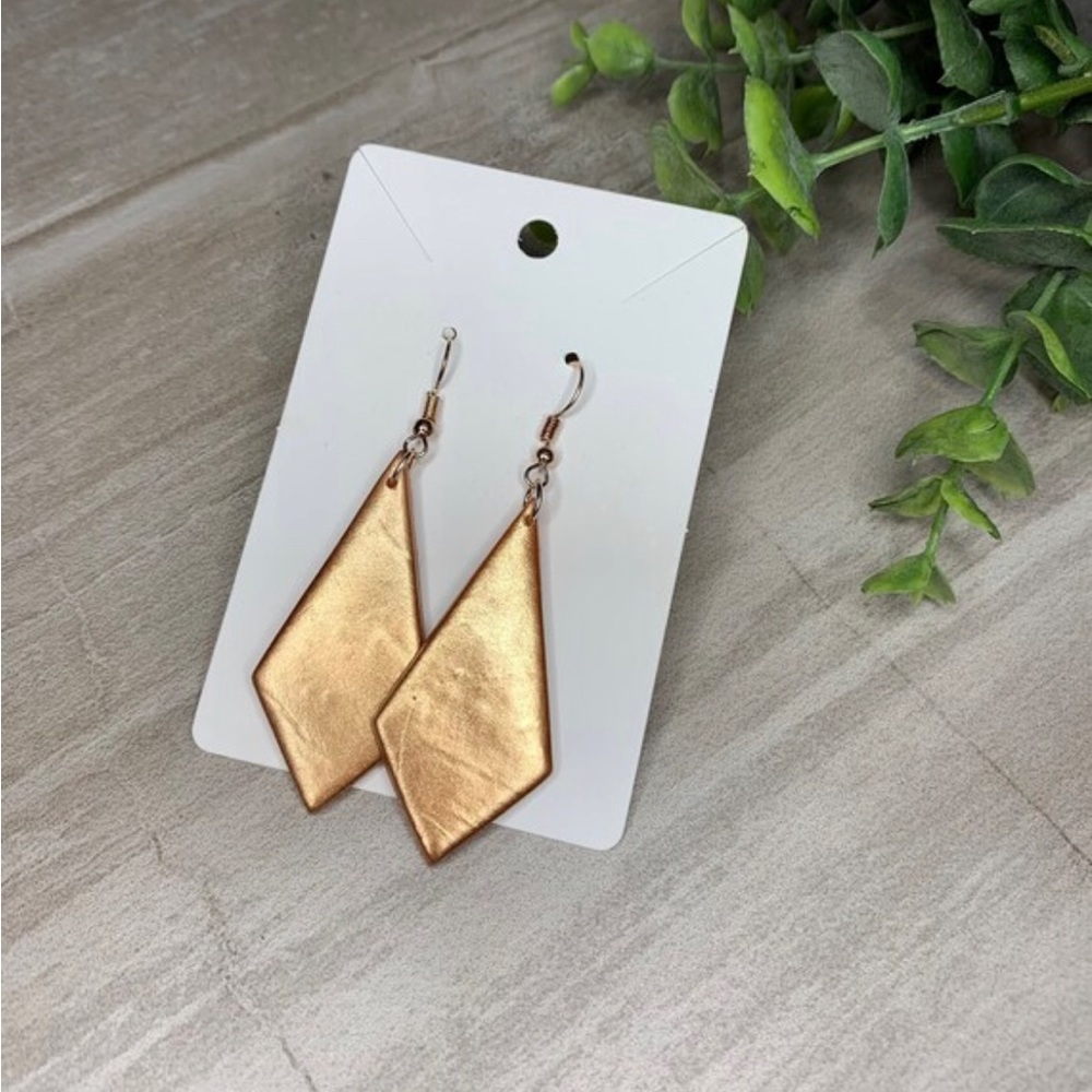 Clay Diamond Shaped Earrings